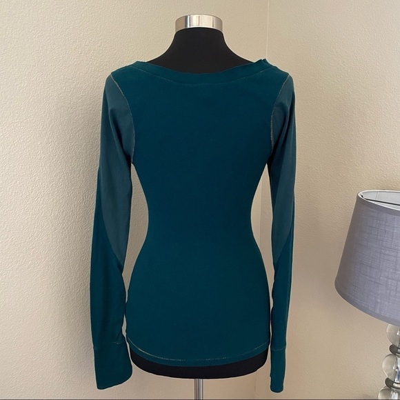 Free People Knit Cold Shoulder Top Frayed Raw Hem Sweater - Picture 6 of 10